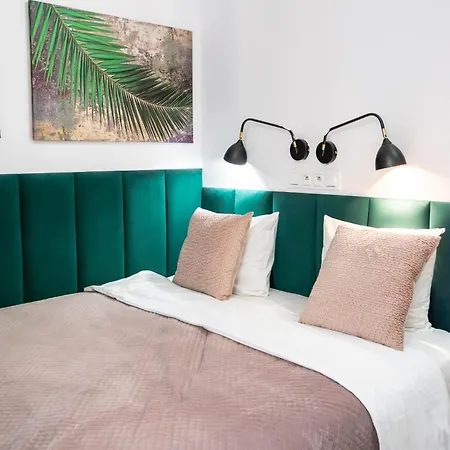 Urban Chic -2 - Praga Północ - - Zabkowska