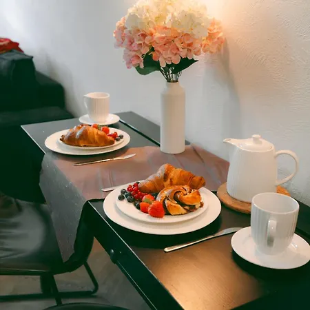 Urban Chic -2 - Praga Północ - - Zabkowska *